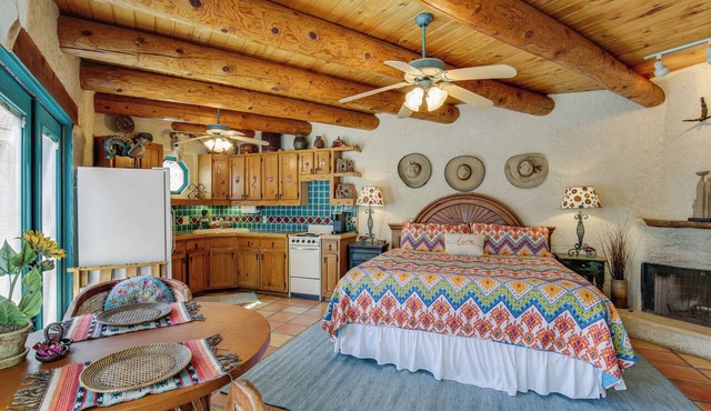 6 Mi to Texas Tech: Studio w/Shared Pool & Grill