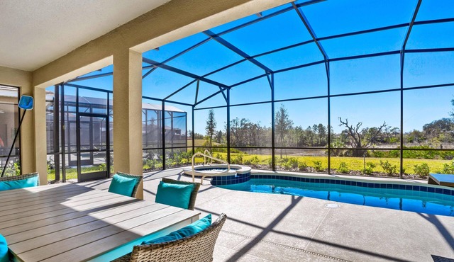 7663 Oakmoss Loop