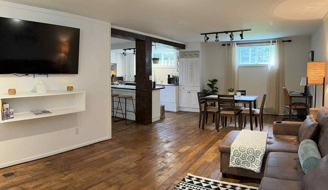 A Cozy Haven for Relaxation or Sports Enthusiasts