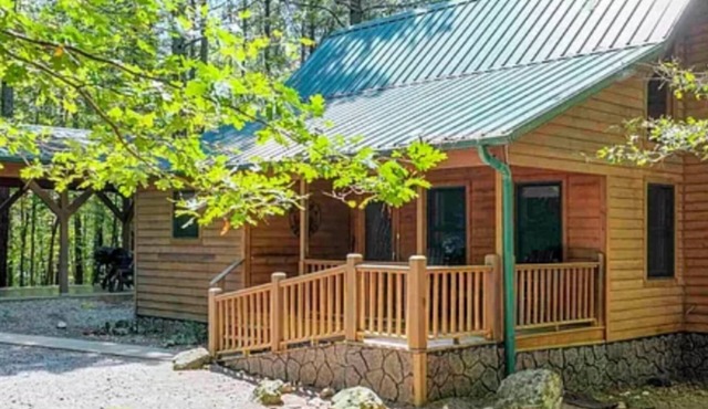 A Great Escape a Cozy 3-bedroom cabin in Mount. Ida close to Lake Ouachita.