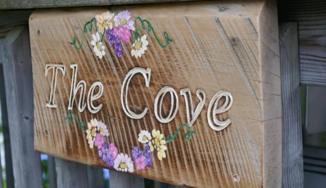 A Pet friendly, Cozy cabin for a relaxed stay.