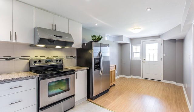 Absolutely Beautiful Walkout Basement Apartment