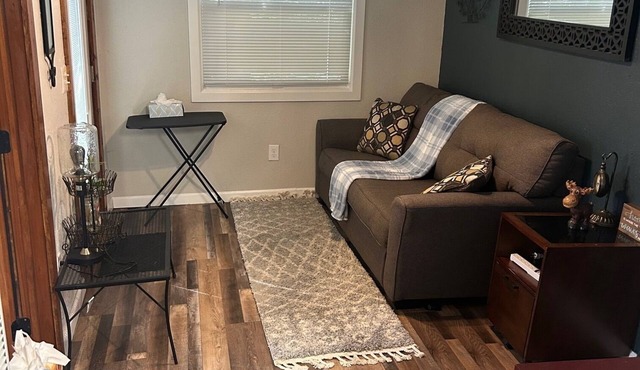 Adorable 1-bedroom bungalow with AC in Sergeant Bluff