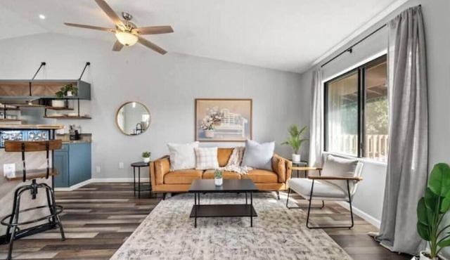 Alaskan Floral Arrangement Townhome [1]