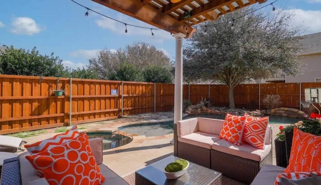 Amazing Gem for groups w/HEATED Pool and Spa