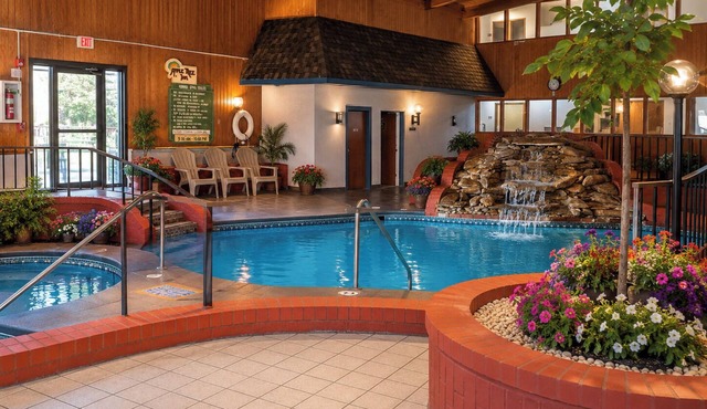 Apple Tree Inn and Suites