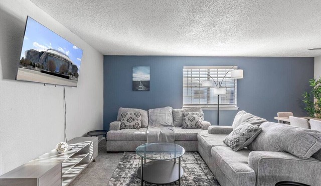 Arlington 2BR | AT&T, Globe Life, 6 Flags, Parking