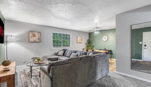 Arlington 2BR | AT&T, Globe Life, 6 Flags, Parking