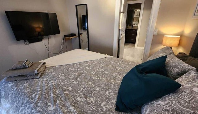 Bachelor Oasis w/ Free Parking & Nearby Hotspots!