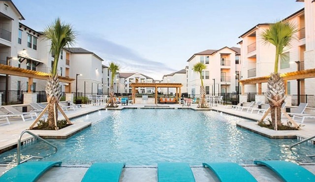 Barsala l Spacious 2BD Apartment w/ Pool Access