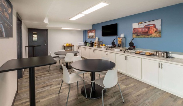 Baymont by Wyndham Laredo
