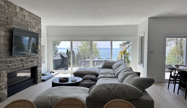 Beachfront cottage getaway on beautiful Georgian Bay