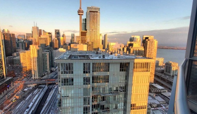 Beautiful 1-bedroom Penthouse in heart of Downtown Toronto