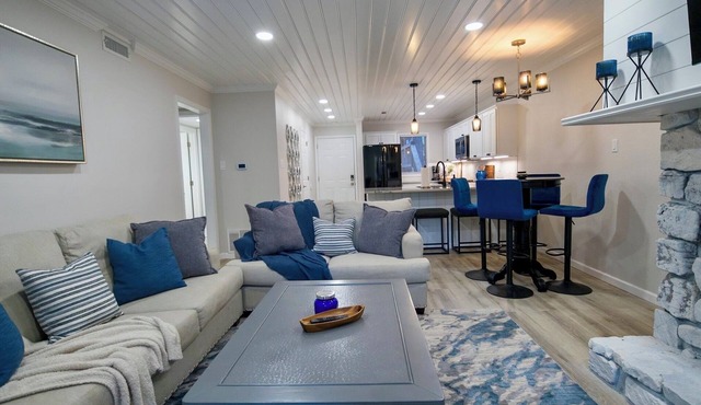 Beautiful 2-bedroom Condo - Mountain Harbor at Lake Ouachita