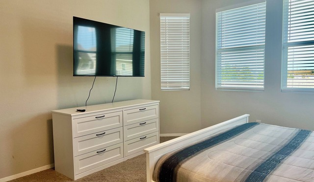 Beautiful and Spacious Master bedroom in Elgin, Texas
