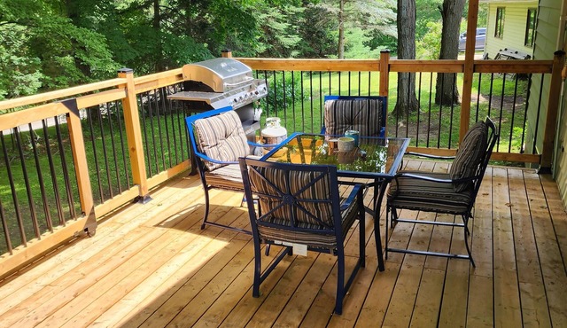 Beautiful Bala Bungalow minutes to all Bala has to offer!