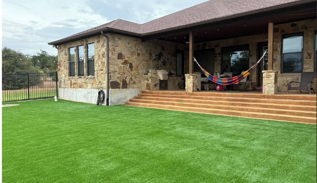 Beautiful home in a safe, highly desired neighborhood, 1.5 acres in Bastrop, TX