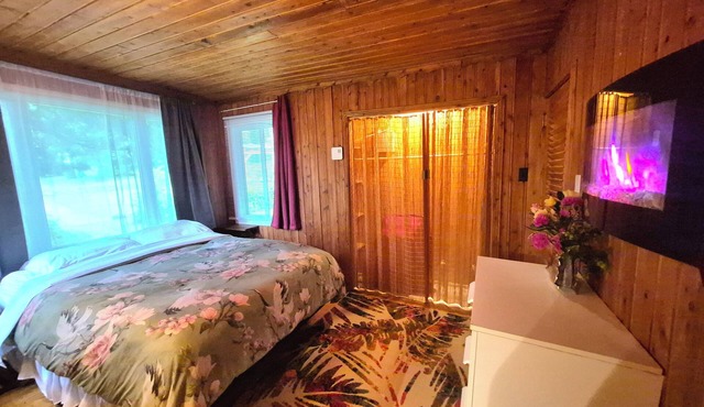 Beautiful & Peaceful 4-Bedroom Chalet – 1 Min Walk to Beach & Restaurants!