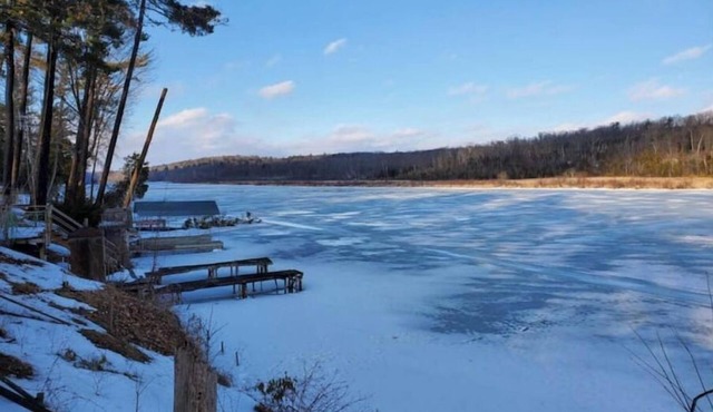 Beautiful waterfront vacation home with a view!