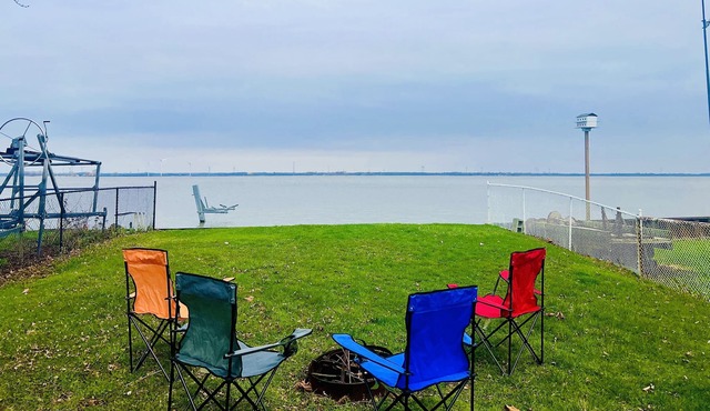 Beautiful waterfront property sitting on Rondeau bay!!