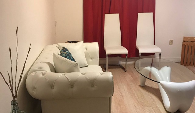 Best Centrally Located McAllen 2 bedroom Guesthouse
