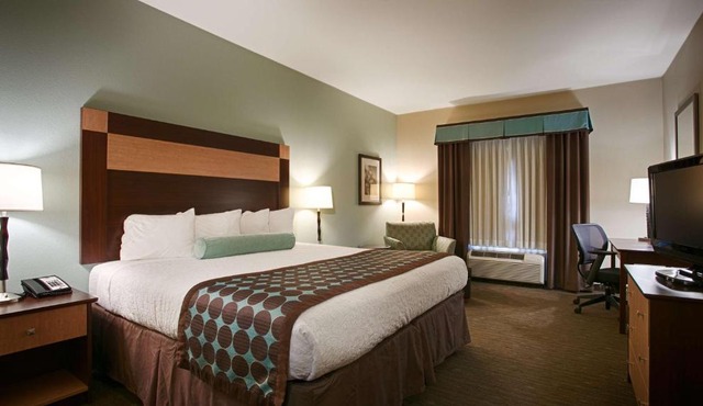 Best Western Plus Texarkana Inn and Suites