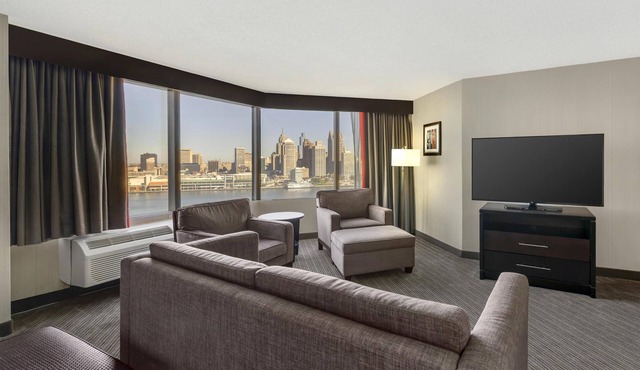 Best Western Plus Waterfront Hotel