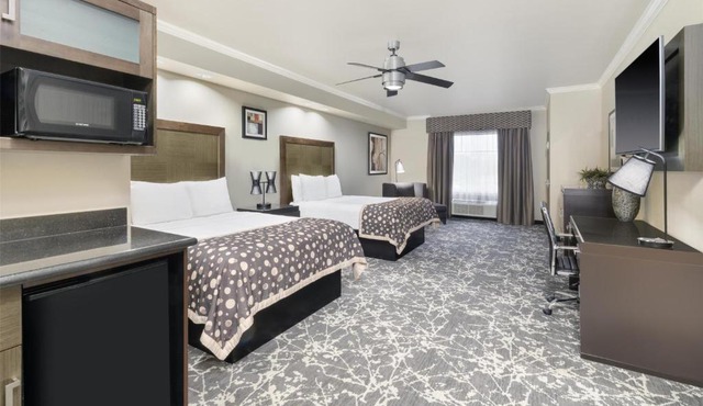 Best Western Premier Crown Chase Inn & Suites