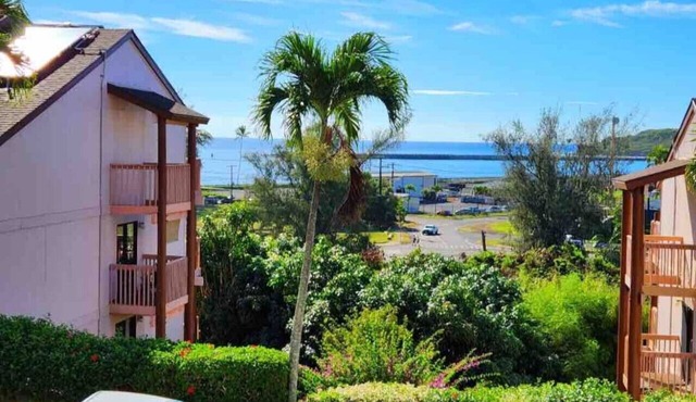 BH 115 · Central and Bright 2 BR, 2 BA, Pool & Oceanview