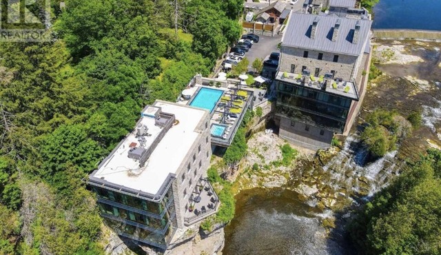 Blue Lagoon | Elora - Pool & Coastal Tinyhome