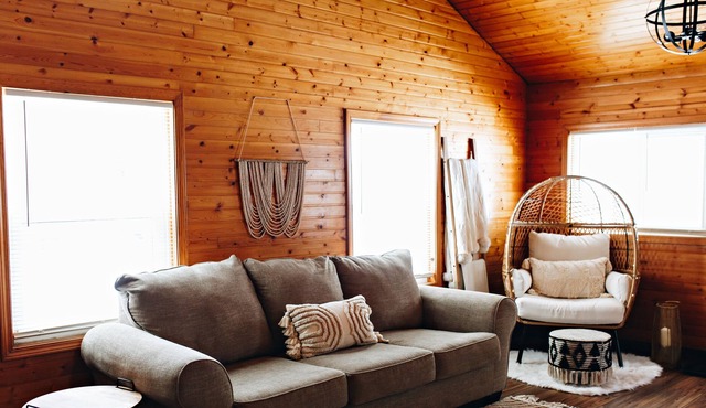 Boho Cottage between Devils Lake and Round Lake
