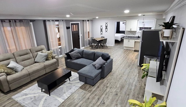 Boxcar Bunker - Downtown living at its finest