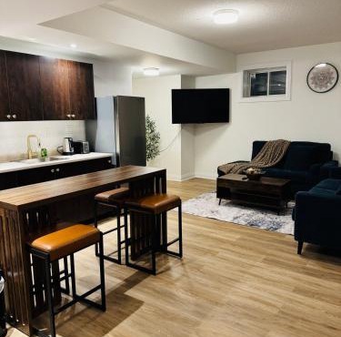 Brand-New Cozy Luxury Suite with Private Entrance