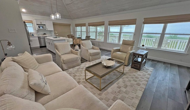 Breakaway - Beachfront - Island Realty