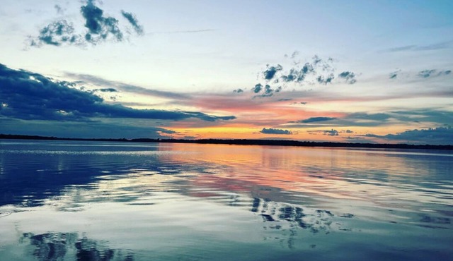 Breathtaking Bay of Quinte views, cottage in the woods!