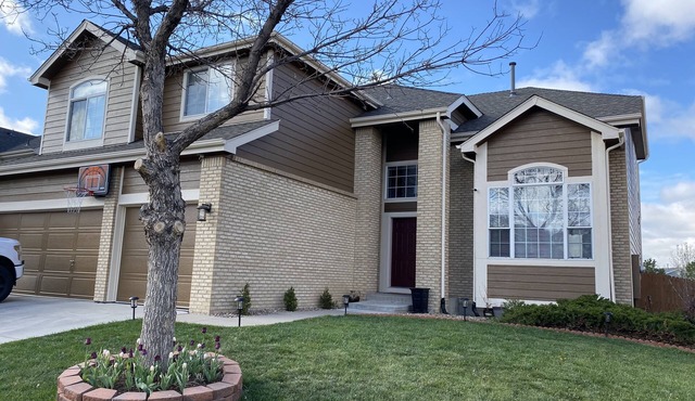 Bright Walk-Out 2BR · Private Patio & Yard · Quiet Area