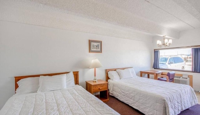 Budget 4-Room Stay w/2 Queen Beds + Essentials – Ideal Osborne Roadtrip