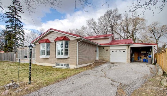 Bungalow with cozy 4 bedrooms on a Large property Lot ! Late check-out