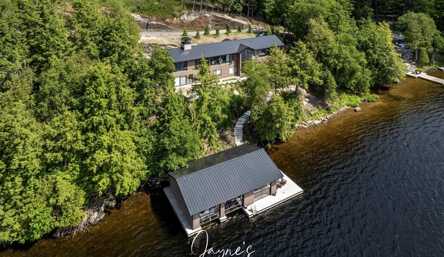 5 bed 5 bath brand new cottage on Lake of Bays - SW Exposure