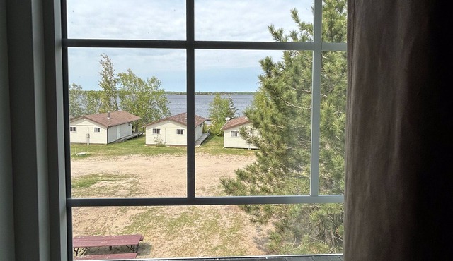Cabin 12 "The Lookout" Lake View & Sandy Beach