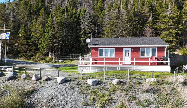 Cabin Harbour View + Sitting Area + Fire Pit + BBQ