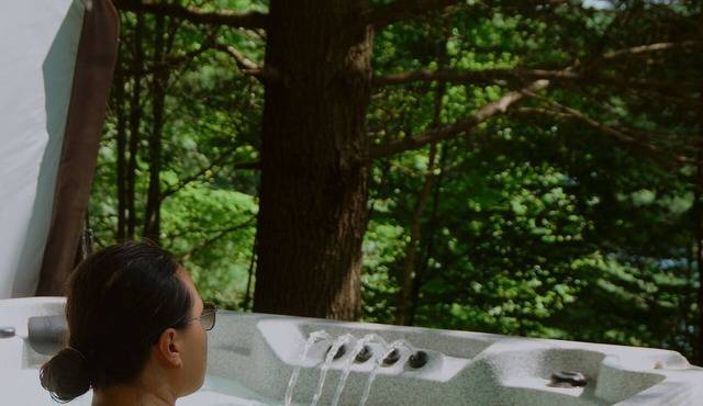 Cabin on Lake Davis | Haliburton| Minden Hills | Kawartha Lakes | Hot Tub