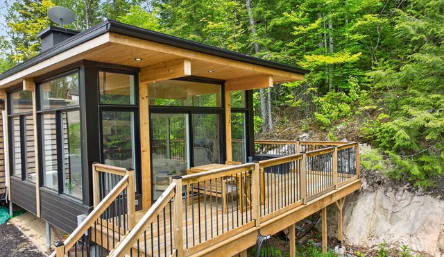 Cabin Retreat & Spa | La Cozy Creek Cabin
