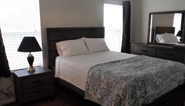 Campbell's Clean & Comfortable Modern Duplex 4662A