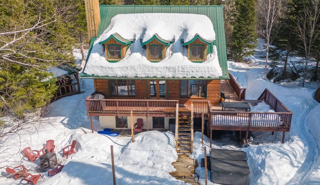 Carmen: waterfront chalet w/spa & sauna
