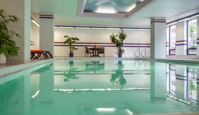 Cartier Place Suite Hotel