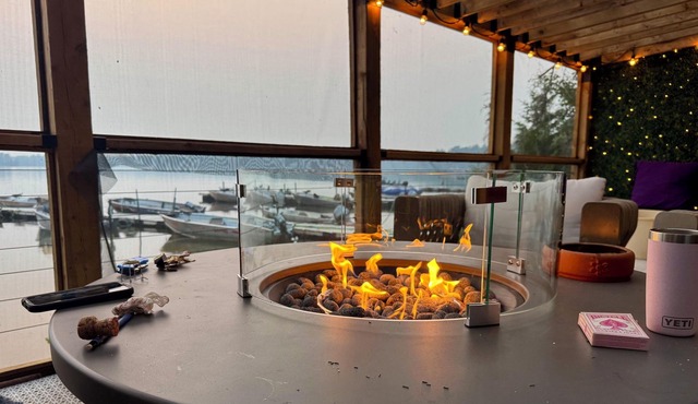Casa de Campo, a magical log cabin nestled in the woods directly on the lake.