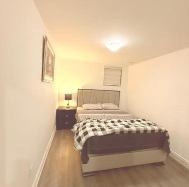 Cedar Hedge Private Basement Apartment