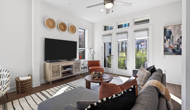 Central Austin Rooftop Home w/Balcony Near UT & Downtown | Concordia Retreat