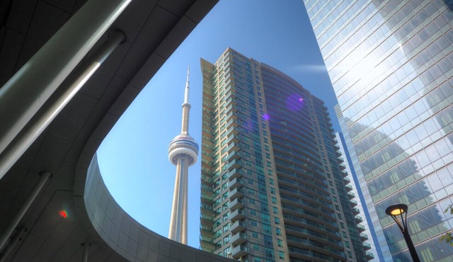 Central Toronto 3BR suite w/Parking, Pool, Gym